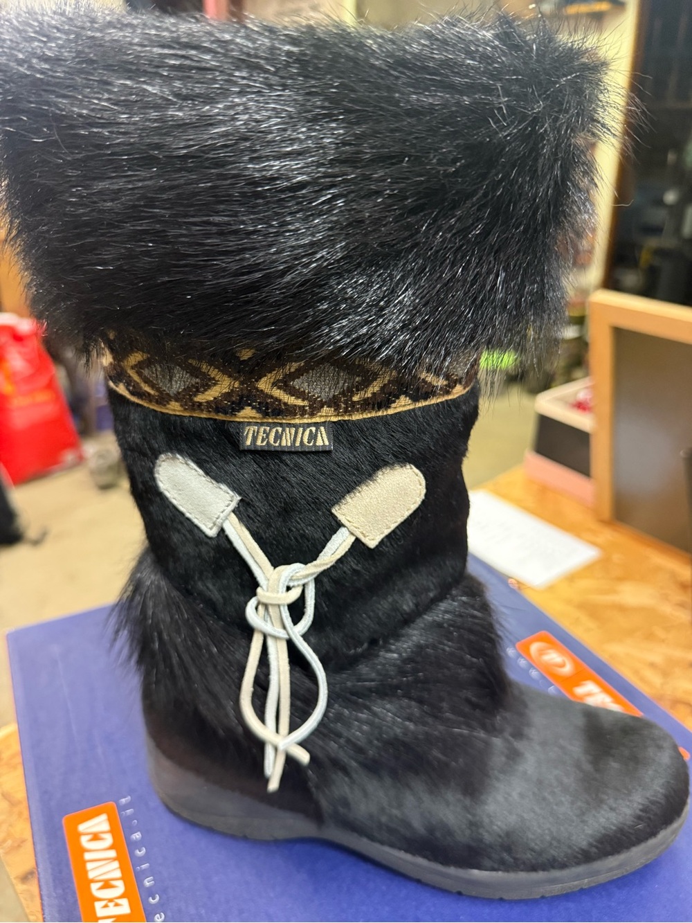 Tecnica Skandia Black Fur Boots Size 8
